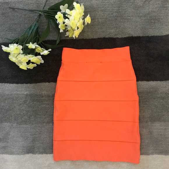 BCBGMaxazria Pencil Skirt - Picture 4 of 5